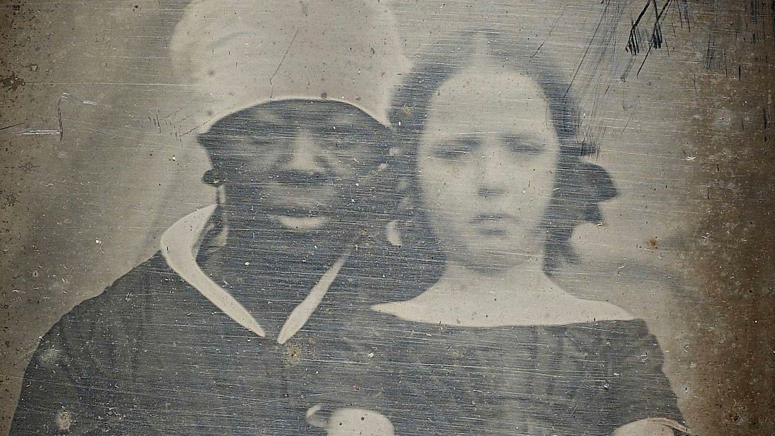 Daguerreotypi fra 1847. Louisa MacPherson Bauditz med sin amme Charlotte Hodge. Forotgraf:anonym